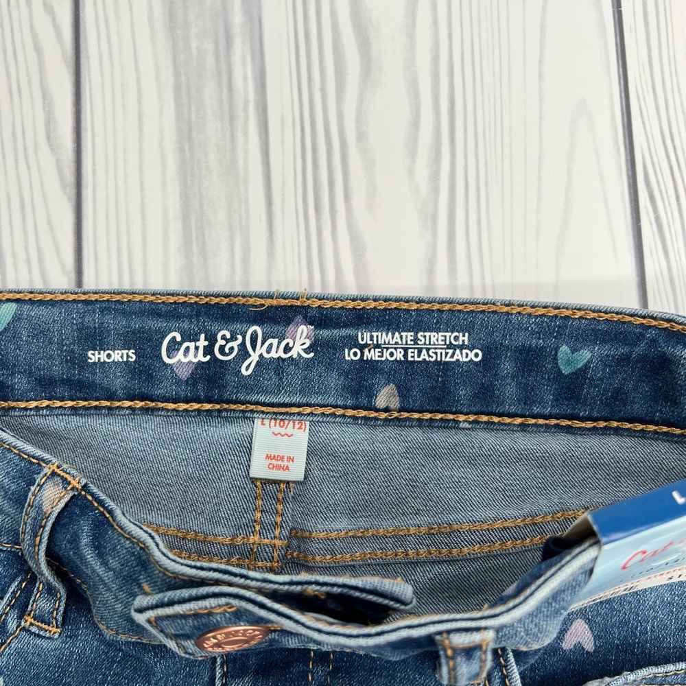 Girls' Heart Printed Jean Shorts - Cat & Jack™ Medium Wash - Picture 4 of 10